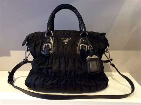 borsa prada pelle goffrata